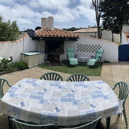 La Dolce Montoise St Jean فيلة